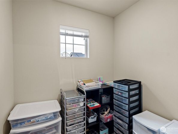 1323 Baker Heights Loop, Bremerton WA 98312