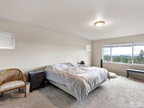 1323 Baker Heights Loop, Bremerton WA 98312