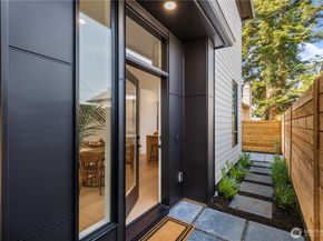 5948 39th Avenue SW B, Seattle WA 98136