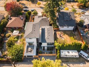 5948 39th Avenue SW B, Seattle WA 98136