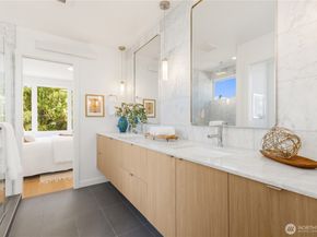 5948 39th Avenue SW B, Seattle WA 98136