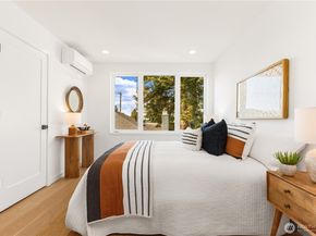 5948 39th Avenue SW B, Seattle WA 98136