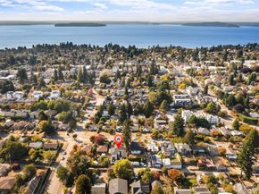 5948 39th Avenue SW B, Seattle WA 98136