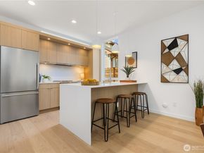 5948 39th Avenue SW B, Seattle WA 98136