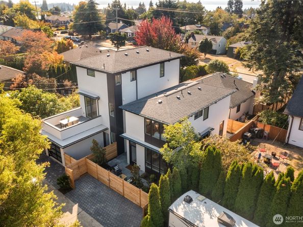 5948 39th Avenue SW B, Seattle WA 98136