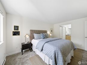12601 SE 41st Place C102, Bellevue WA 98006