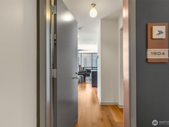 1000 1st Avenue 1904, Seattle WA 98104
