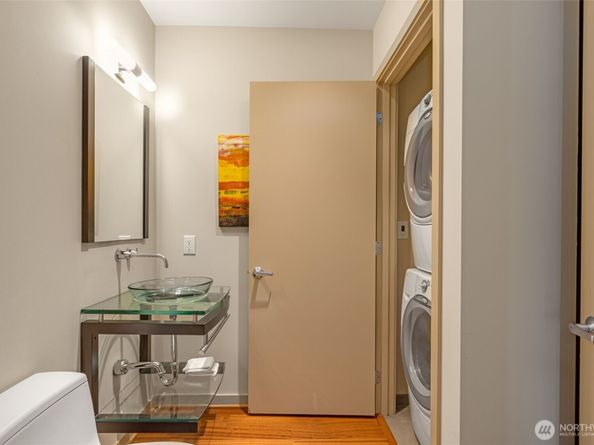 1000 1st Avenue 1904, Seattle WA 98104