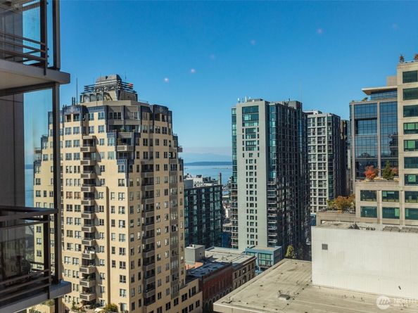 1000 1st Avenue 1904, Seattle WA 98104