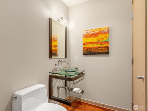 1000 1st Avenue 1904, Seattle WA 98104