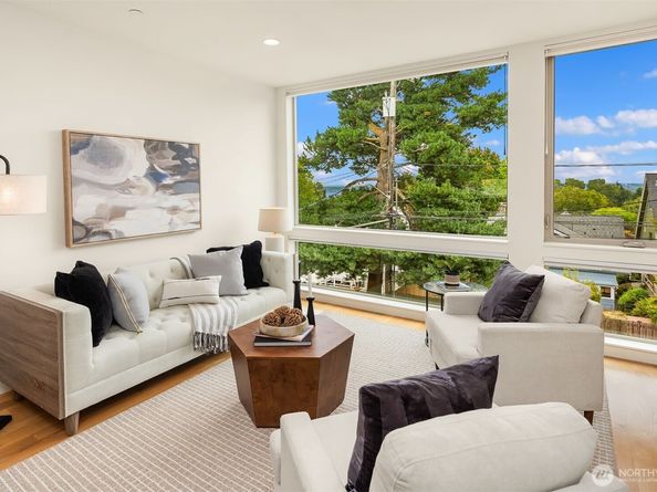 1535 Grandview Place E, Seattle WA 98112
