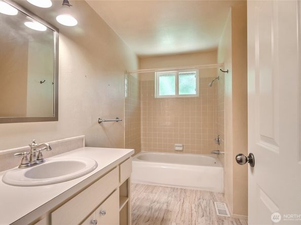 31532 36th Avenue SW, Federal Way WA 98023