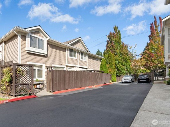 8630 113th Lane NE, Kirkland WA 98033