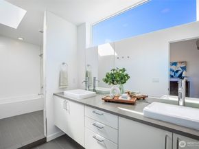 5151 S Frontenac Street, Seattle WA 98118