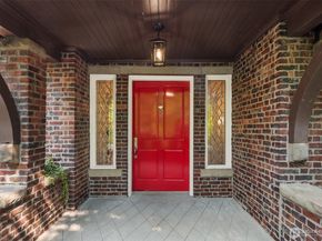718 E Aloha Street 10, Seattle WA 98102