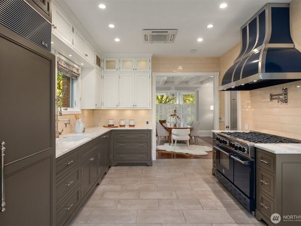 718 E Aloha Street 10, Seattle WA 98102
