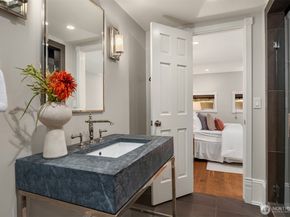 718 E Aloha Street 10, Seattle WA 98102