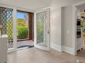 718 E Aloha Street 10, Seattle WA 98102