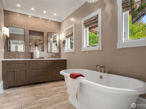 718 E Aloha Street 10, Seattle WA 98102