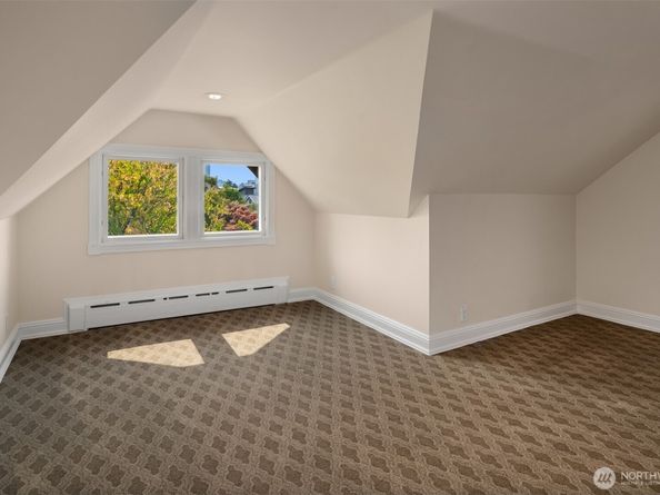 718 E Aloha Street 10, Seattle WA 98102