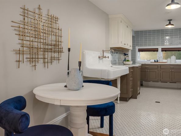 718 E Aloha Street 10, Seattle WA 98102