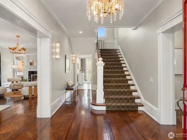 718 E Aloha Street 10, Seattle WA 98102