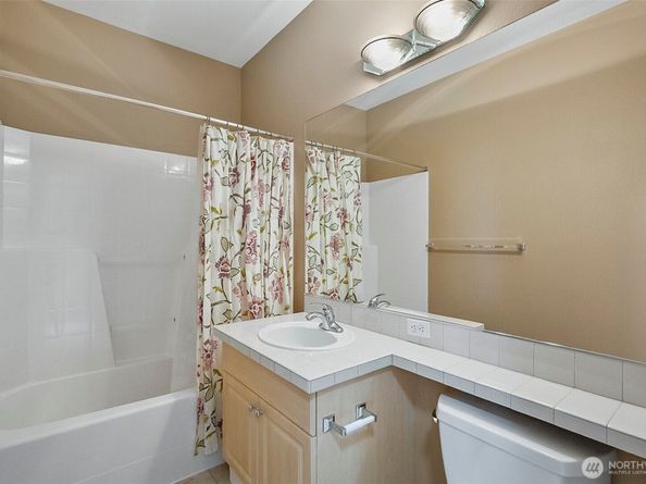 13000 Admiralty Way B301, Everett WA 98204