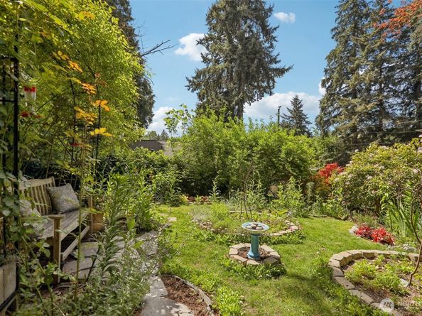 9730 46th Avenue NE, Seattle WA 98115