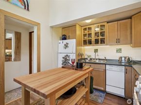 9730 46th Avenue NE, Seattle WA 98115