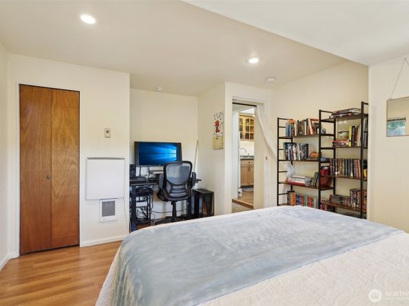 9730 46th Avenue NE, Seattle WA 98115