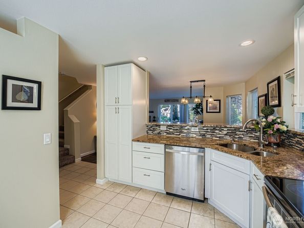 5506 S 237th Place 44, Kent WA 98032