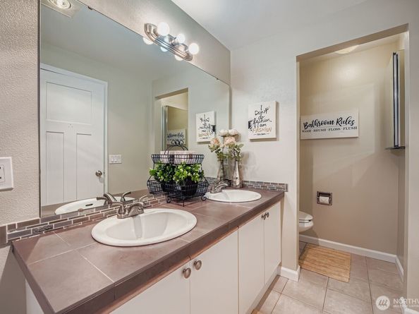 5506 S 237th Place 44, Kent WA 98032