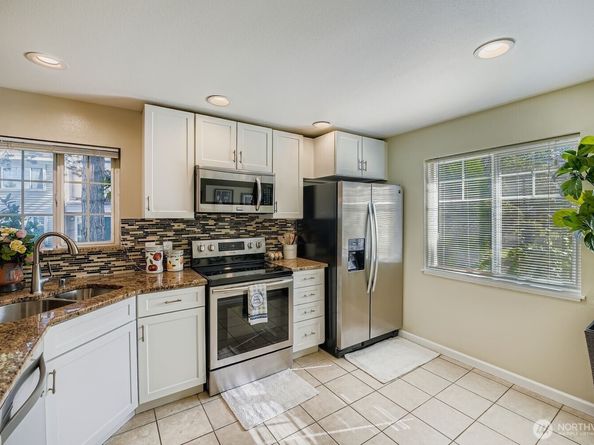 5506 S 237th Place 44, Kent WA 98032