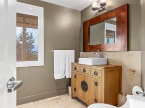 15733 25th Avenue SW, Burien WA 98166