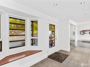 15733 25th Avenue SW, Burien WA 98166