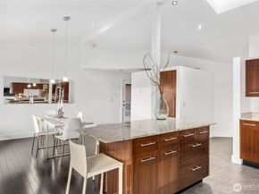 15733 25th Avenue SW, Burien WA 98166