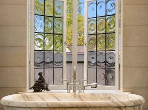 530 36th Avenue E, Seattle WA 98112