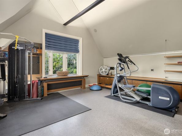 530 36th Avenue E, Seattle WA 98112