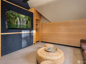 530 36th Avenue E, Seattle WA 98112