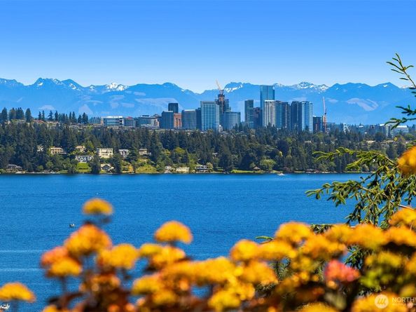 530 36th Avenue E, Seattle WA 98112