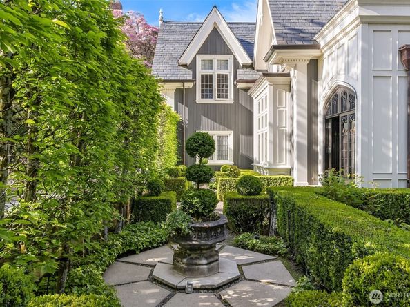 530 36th Avenue E, Seattle WA 98112