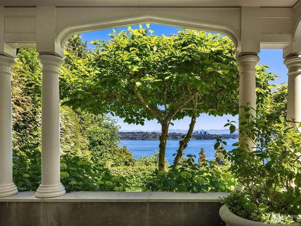 530 36th Avenue E, Seattle WA 98112