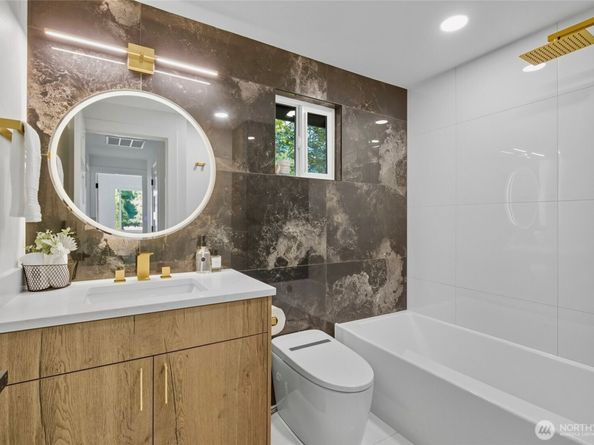 9419 NE 126th Place, Kirkland WA 98034