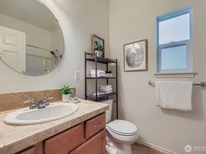 20402 124th Avenue NE 63, Bothell WA 98011