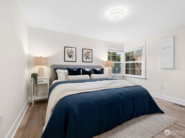 4431 SW Kenyon Place, Seattle WA 98136
