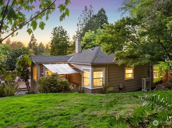 4431 SW Kenyon Place, Seattle WA 98136