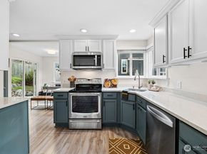 4431 SW Kenyon Place, Seattle WA 98136