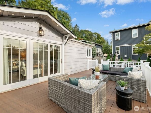 4431 SW Kenyon Place, Seattle WA 98136