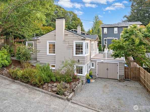 4431 SW Kenyon Place, Seattle WA 98136