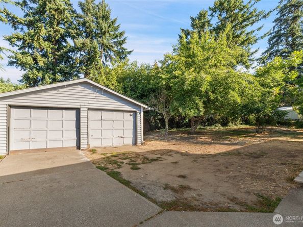 2202 NE 9th Place, Renton WA 98056